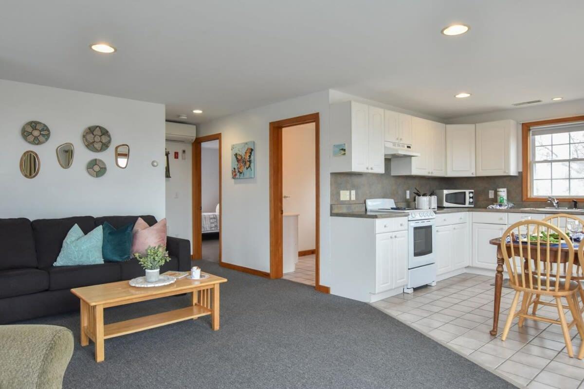 12216 - Beautiful Views Of Cape Cod Bay Access To Private Beach Easy Access To P-Town Truro Dış mekan fotoğraf