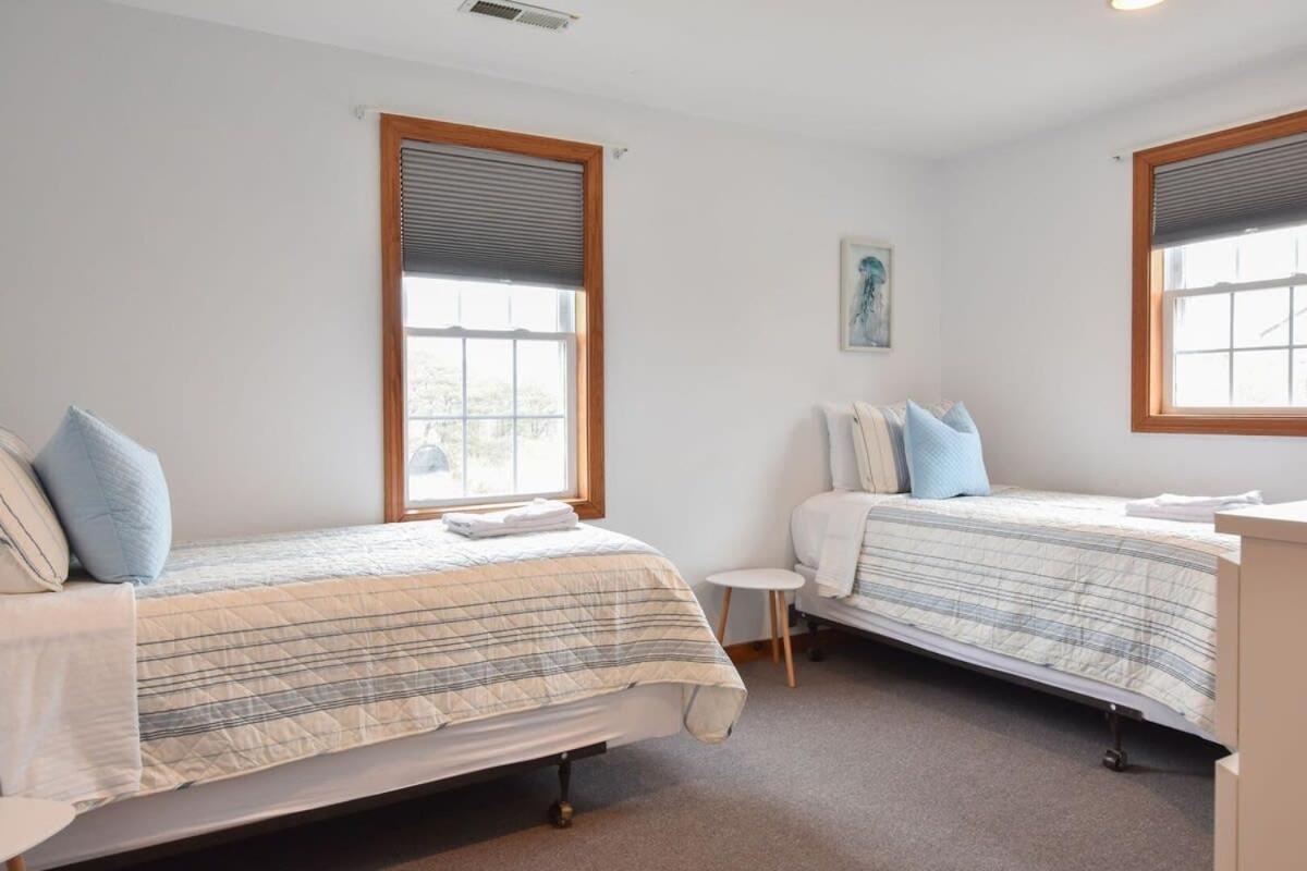 12216 - Beautiful Views Of Cape Cod Bay Access To Private Beach Easy Access To P-Town Truro Dış mekan fotoğraf